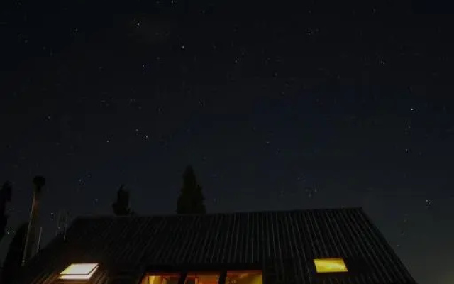 The House With No Nails