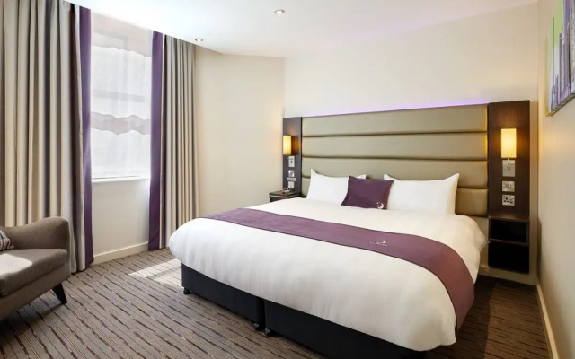 Premier Inn Farnborough Town Centre
