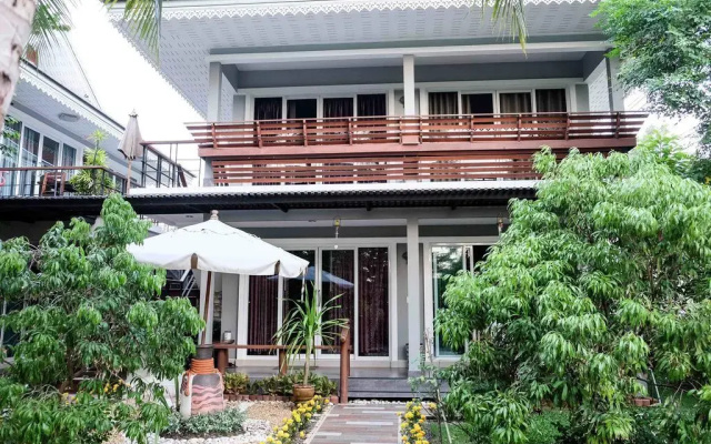 Ruen Yim Homestay Amphawa
