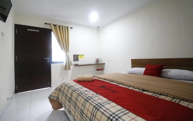 RedDoorz @ Jalan Pangeran Antasari Lampung