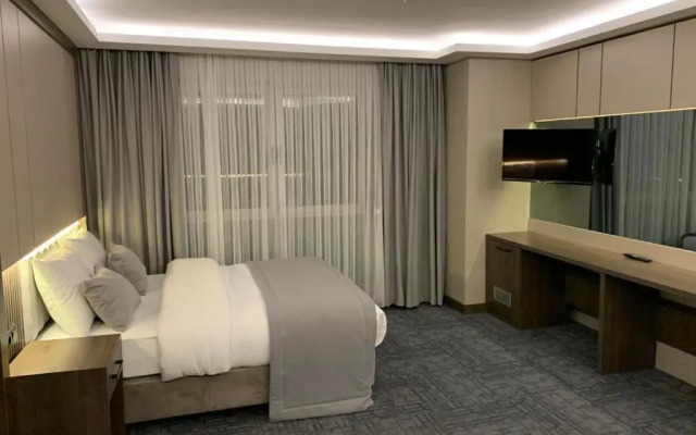 The Green Otel
