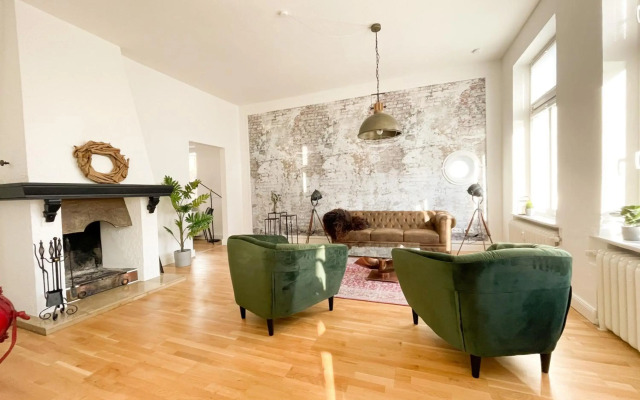 Altbauwohnung mit Schleiblick - Erster Stock