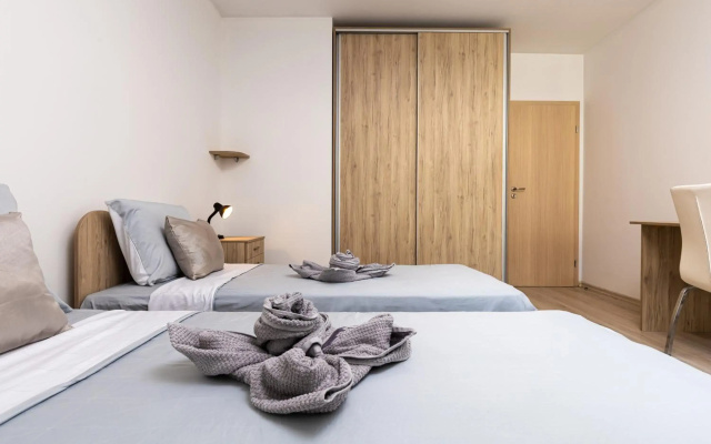 Stylish 2BD Apartment with a Nice Cozy Terrace