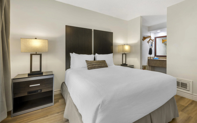 Best Western Pier Point Inn