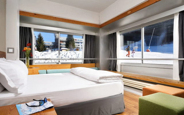 TH 1400 Hotel