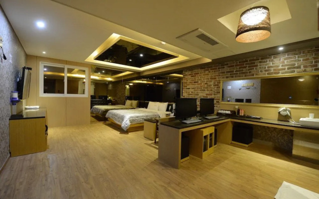 CIEL Motel