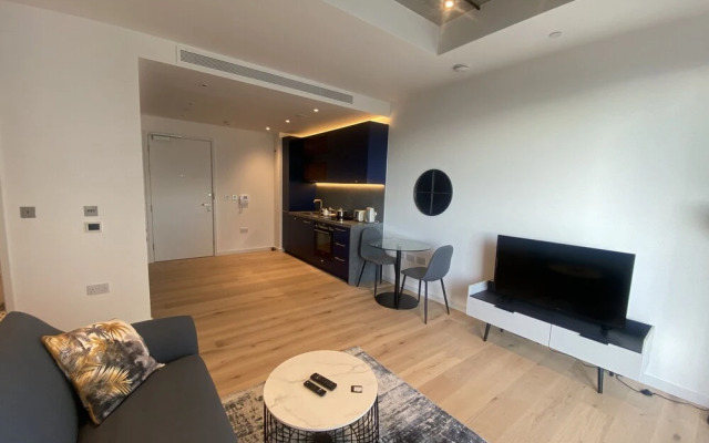 Luxury Apartment Minutes From Canning Town