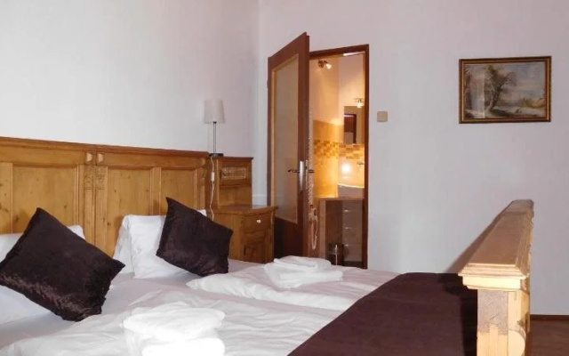 Hotel v Nebi