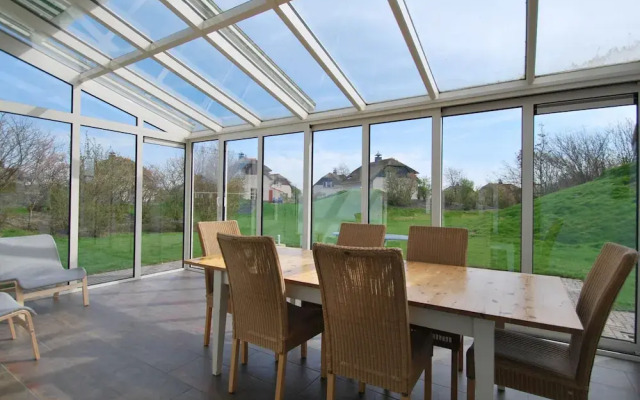 Beautiful Villa With Conservatory