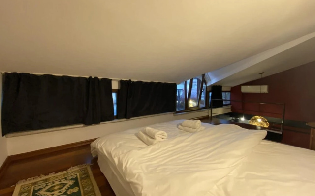Dreamy Duplex Flat With Terrace Near Galata Tower