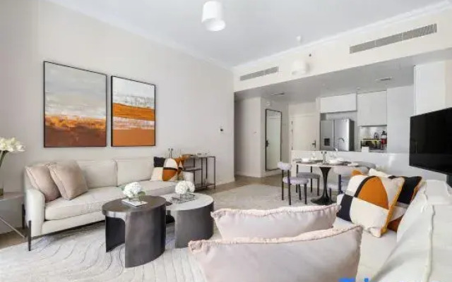 Stylish 2BR with Beach Access