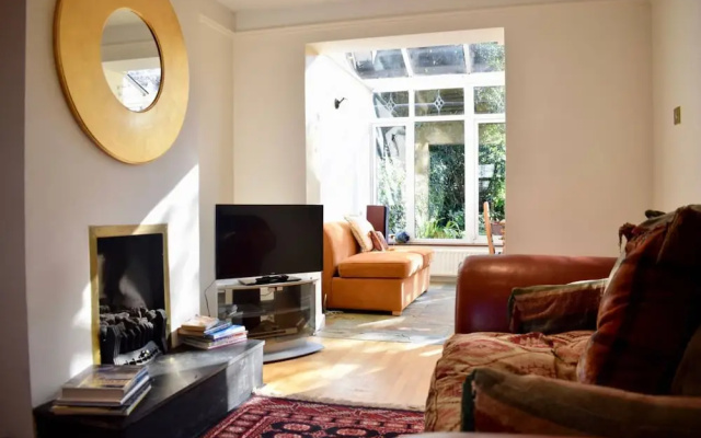 Elegant 2 Bedroom Dublin Coach House