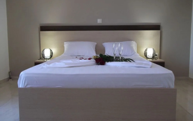 Kritamos Beach Apartments