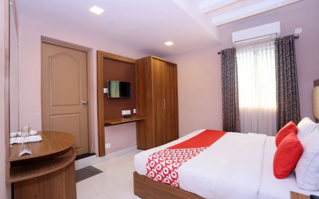 OYO Flagship 25093 Hotel Thamam