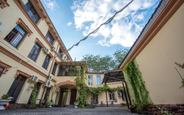 TsaTsa Hotel Одесса вид на фасад