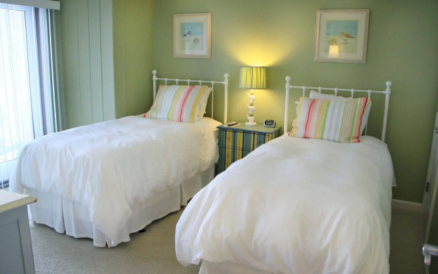 Surfside Hotel and Suites