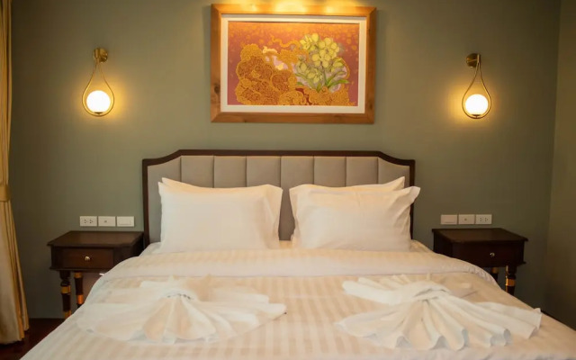 siri grand bangkok hotel