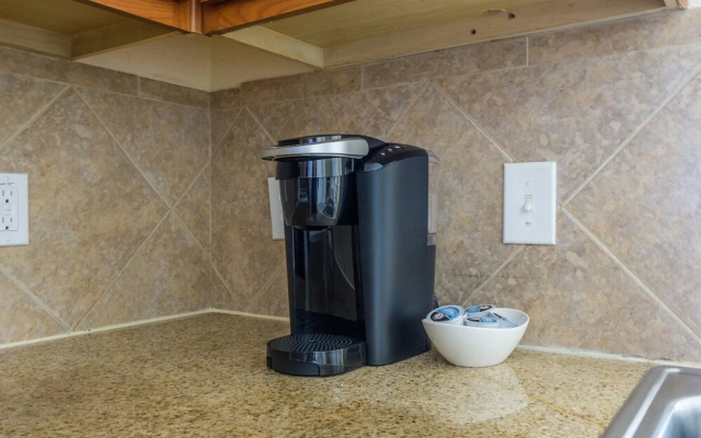 1 and 2 BR Apts in Downtown by Frontdesk