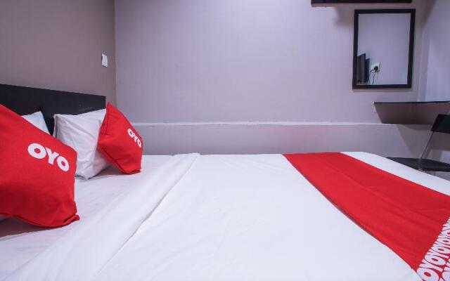 Super OYO 44097 Avatarr Hotel