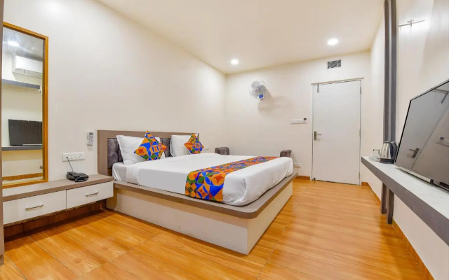 Fabhotel Prime Rudra