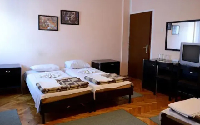 Motel KM Dvori