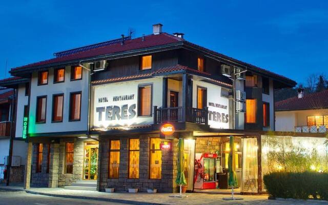 Hotel Teres Казанлак вид на фасад