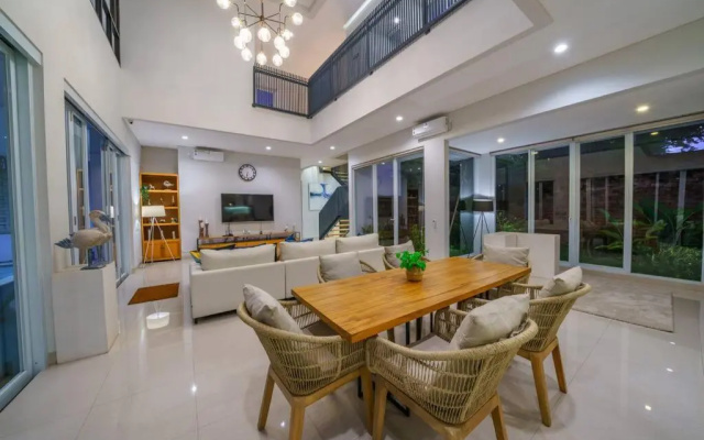 Villa Ammanya - Modern 3-bedroom luxury villa in amazing location!