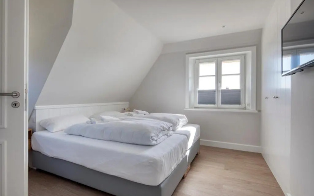 Rantum Dorf - Ferienappartments im Reetdachhaus 3 & 4