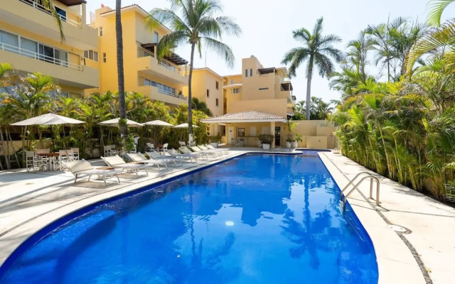 Sleeps 6 Views Beach 1 Block Gated