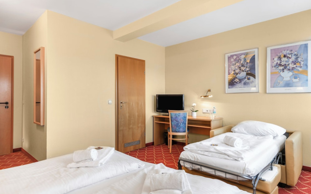 XZLLENZ light Hotel