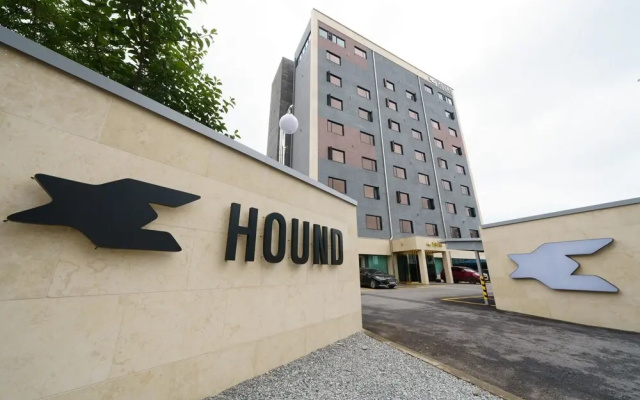 Hound Hotel