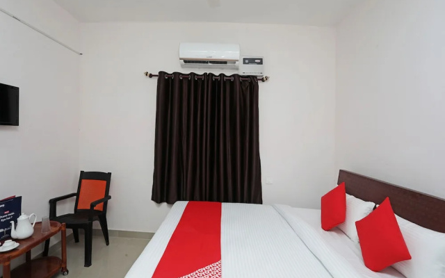 OYO 13527 Usha Residdency
