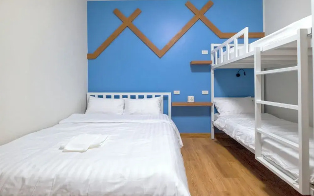 BED Friends Poshtel