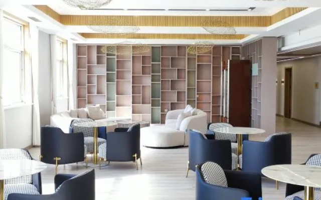 Yililan Hotel (Baiyangdian Never-Sleeping City Branch)