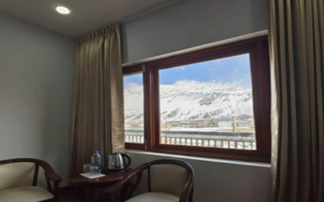 The Zurfi's Hotel