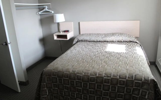 Arbour Ridge Inn & Suites