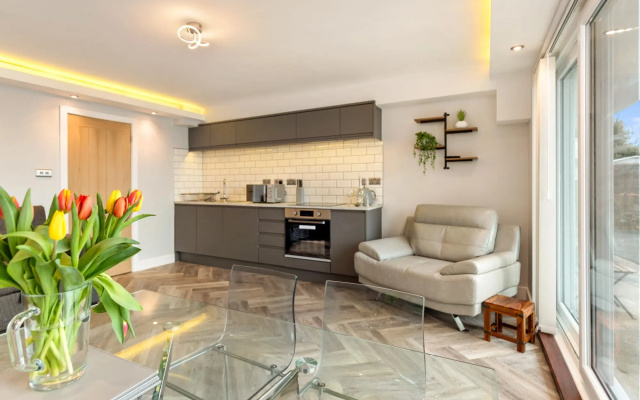 Pleasant View - Direct Beach Access Sea Views and Parking