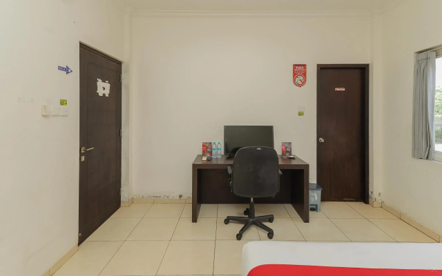 RedDoorz near Juanda Airport T1