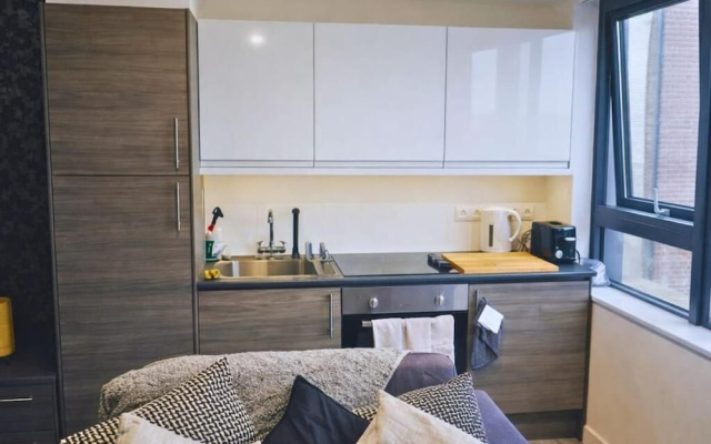 Stylish City Escape near Cavern Quarter
