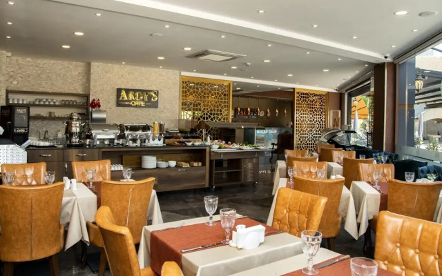 Ardy'S Hotel