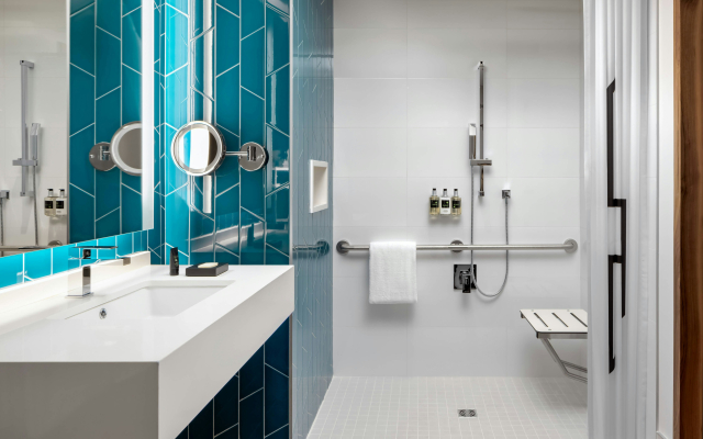 Humaniti Hotel Montreal, Autograph Collection