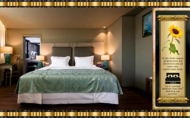 Hotel Jaguar Oporto – is Near the Metro, has Free Parking and a Free Shuttle Service between the Airport and the Hotel from 7AM to 8PM