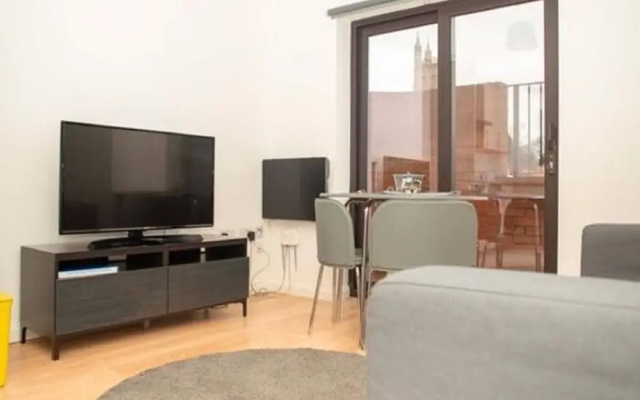 Plush Holiday Home in Gloucester Near Museum and Cathedral