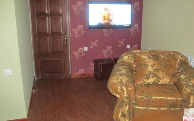 2x2 Cinema-Bar Hotel