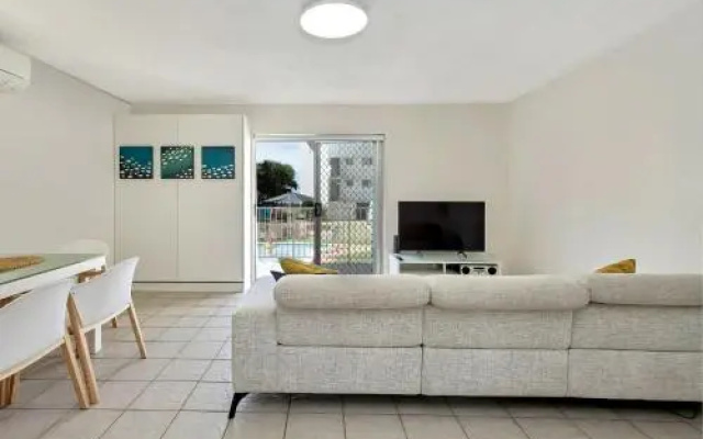 Beachcomber Unit 4,- Beachside Unit -