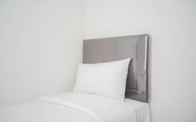 Comfy and Stylish 2BR Emerald Bintaro Apartment