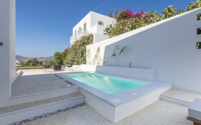 Manesis Suites