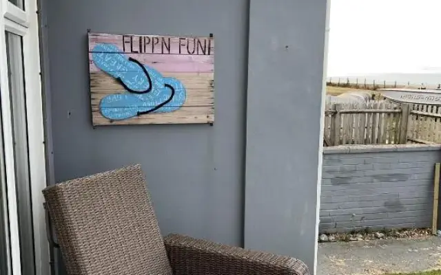 Sea Facing 2Bd Terraced Home - Peacehaven