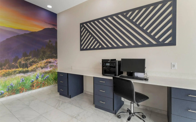 Clarion Pointe Kimball