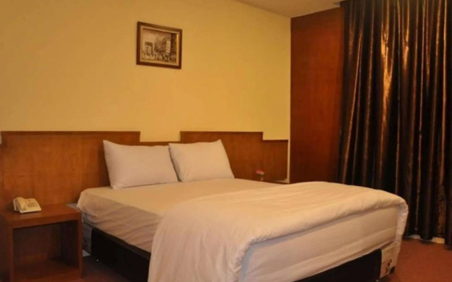 RedDoorz Syariah near Suzuya Mall Banda Aceh